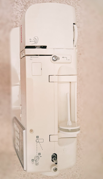 al-khyat-janome-dc-6100-big-3